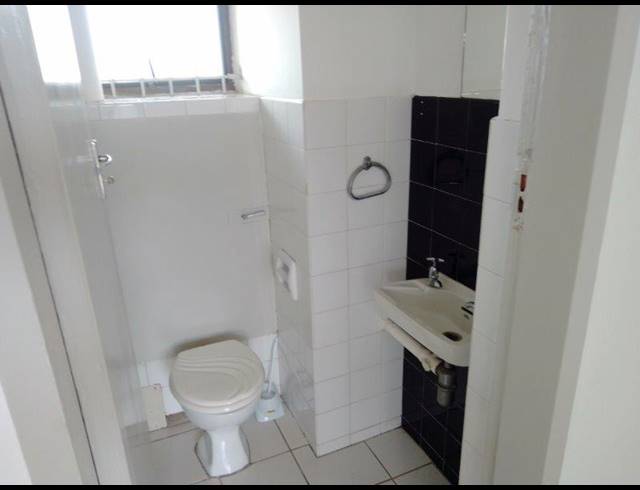 2 BEDROOM APARTMENT TO LET IN SOUTH BEACH